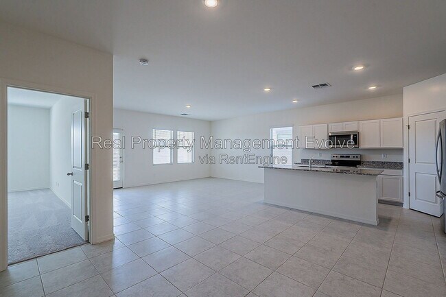 Photo - 6512 W Magdalena Ln