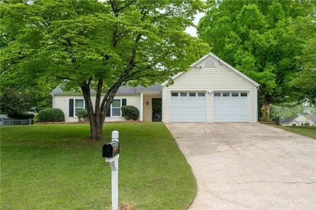 Charming 3BR House in Woodstock - Charming 3BR House in Woodstock