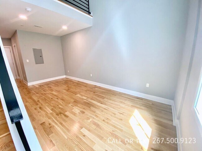 Photo - 1523 W Girard Ave Unit 105