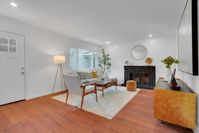 Building Photo - 1711 Marshall Ct Unit A Rental
