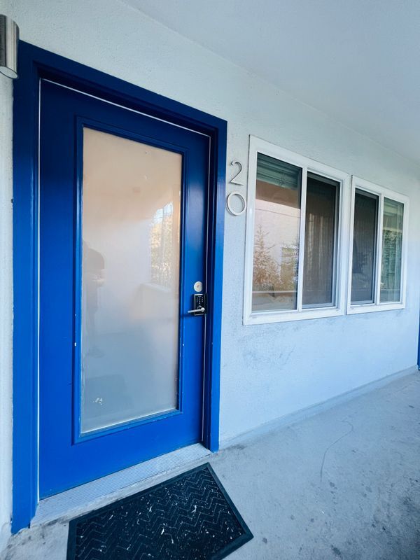 5525 Harold Way Unit 20