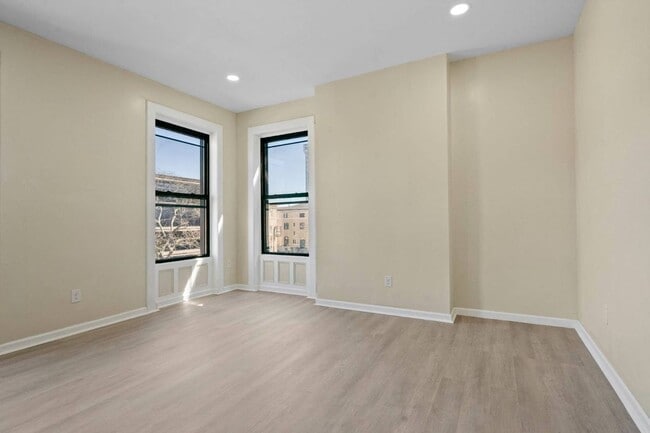 Photo - 170 Washington Ave