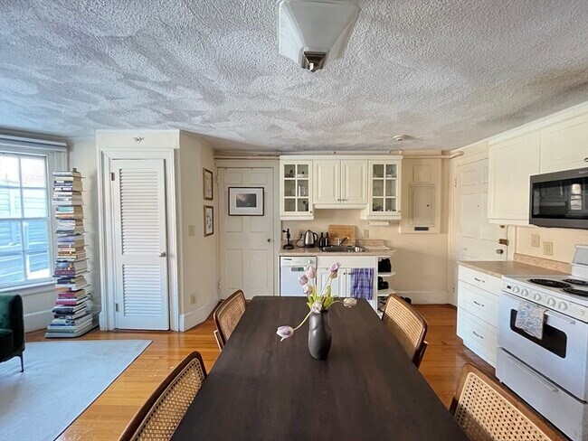 Photo - 15 Charles St Unit 2L