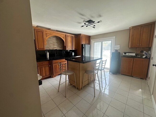 704 Sandra Pl