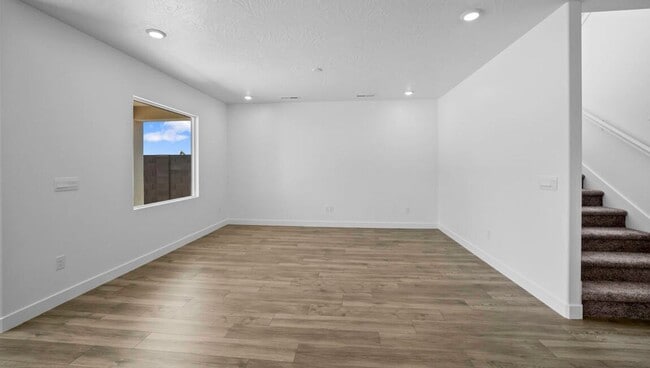 Photo - Room for Everything! 5 Bedroom Plus Den Home in Long Valley
