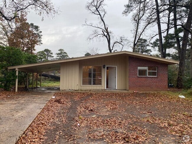 Building Photo - 835 Pine Tree Dr Rental