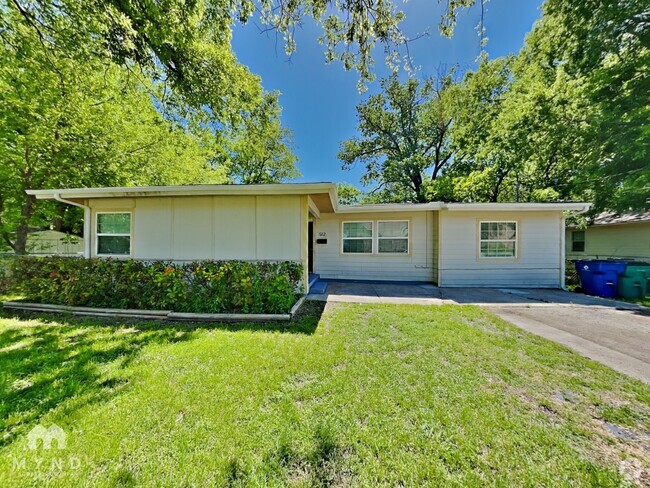 Building Photo - 512 E University Ave Rental