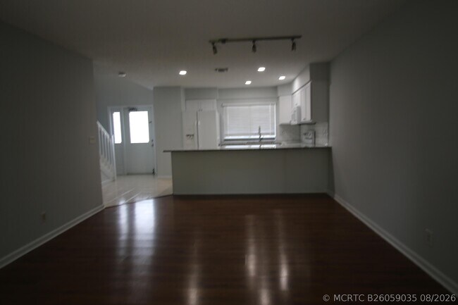 Photo - 324 W Pine St