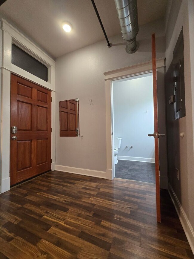 302 W Commercial St Unidad 206F