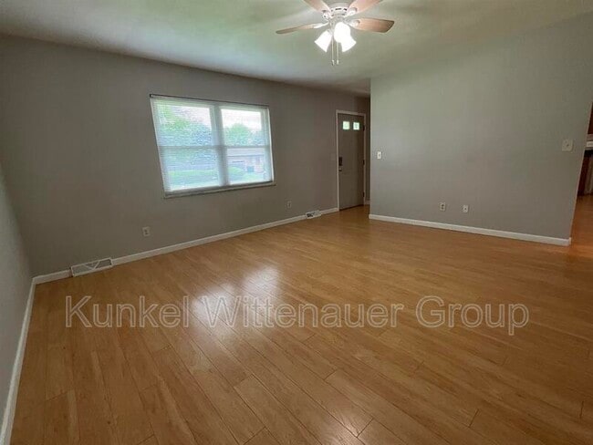 Photo - 304 S Hilgard St