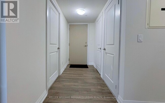 Photo - 20 Meadowglen Pl Unité 1001