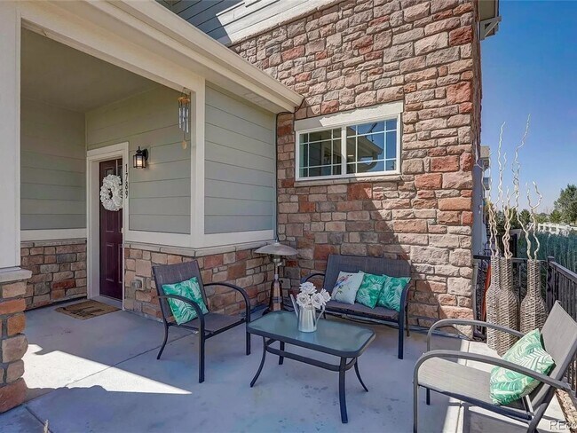 Building Photo - Charming 3BR Townhome in Aurora