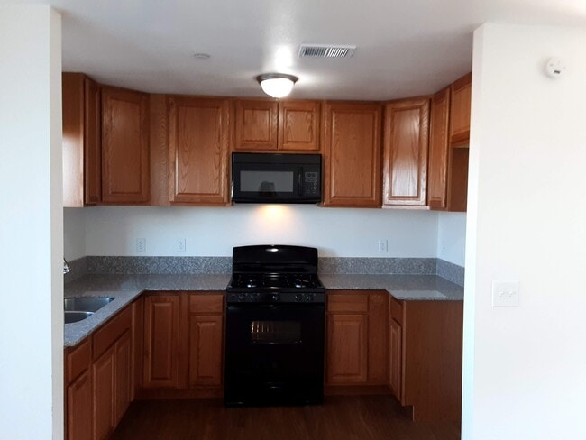 Photo - 158 Amberidge Dr