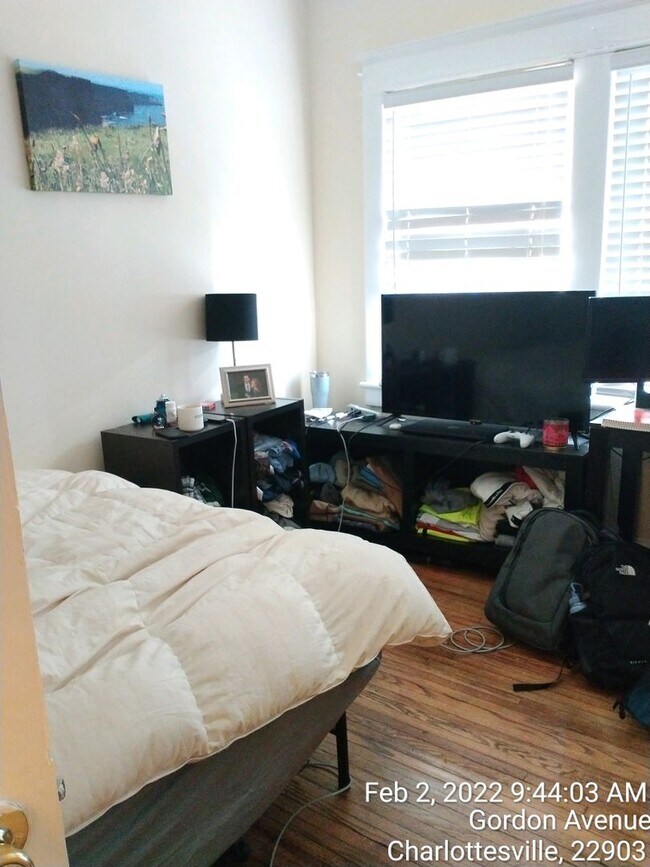 Photo - GORDON AVE HEART OF UVA 6 BR, 2 Bath Leasing Year 2027-2028