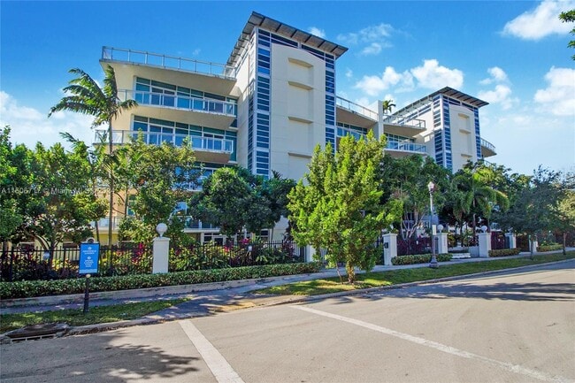 Photo - 1090 NW N River Dr Unit 402