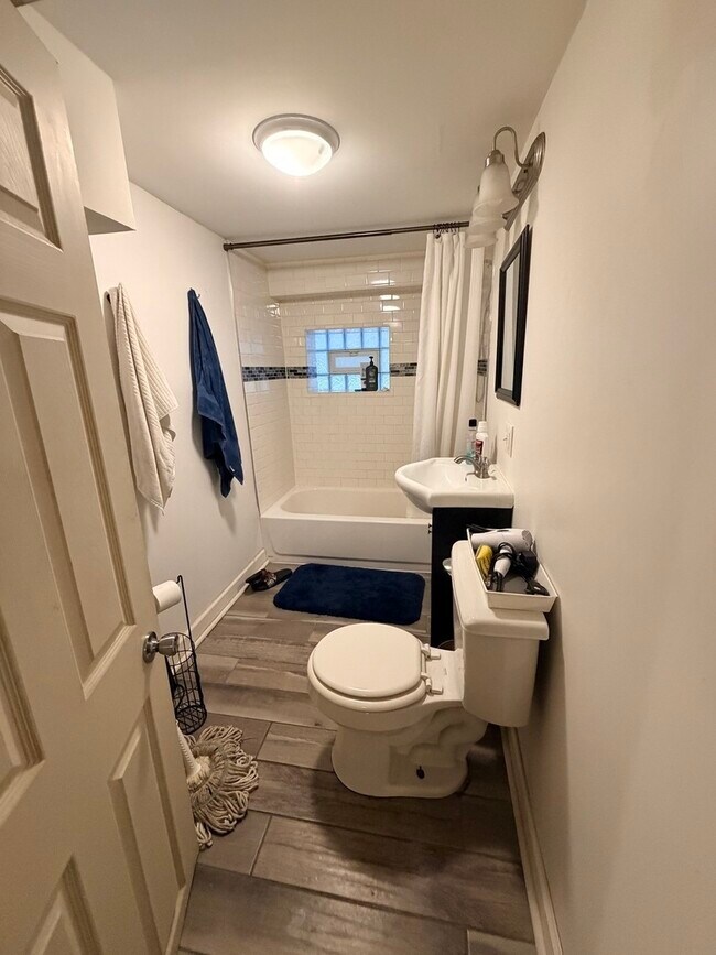 Photo - 1822 N Luna Ave Apartamento Unidad G