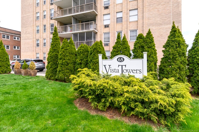 Building Photo - 65 Glenbrook Rd Unit APT 6B