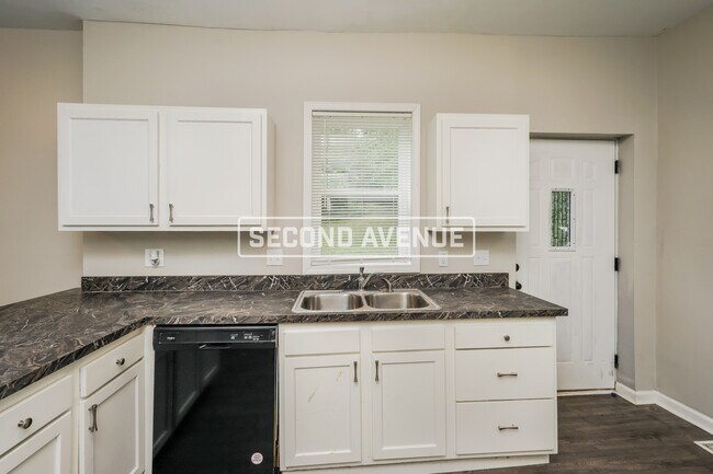 Photo - 916 Fairbanks Ave