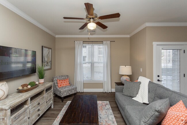 1HAB, 1BA - 894&nbsp;ft² - Cox Creek at Reagan Crossing