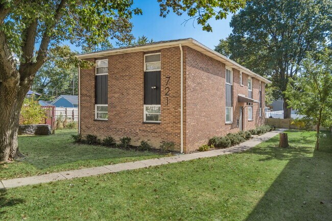 Photo - FREE 1 Month Rent! Renovated 2BR Near Children’s Hospital & German Village Unit D