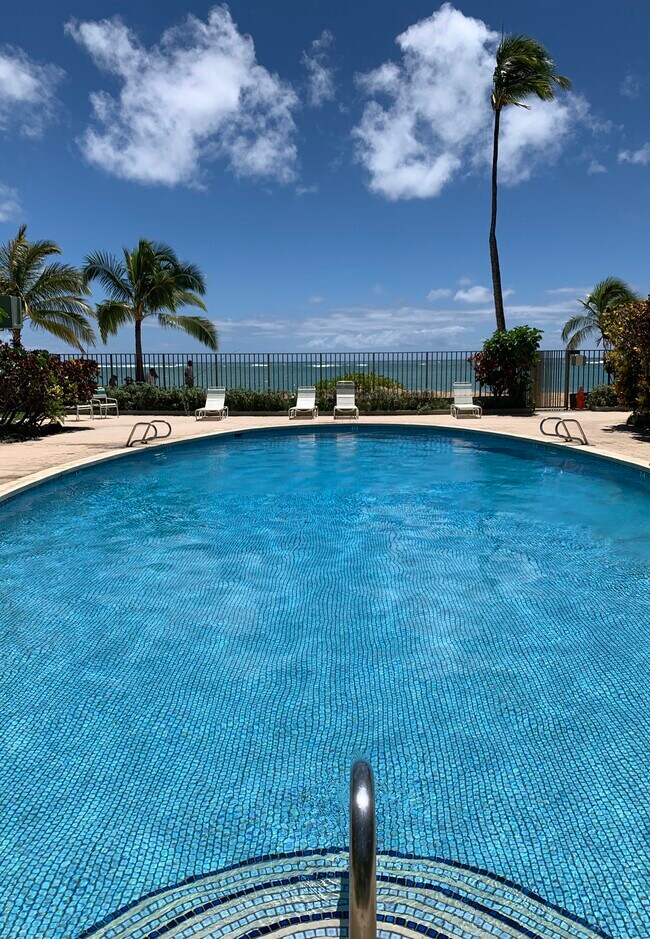 Resort-Like Living at the Heated Pool - 4999 Kahala Ave Unit 207