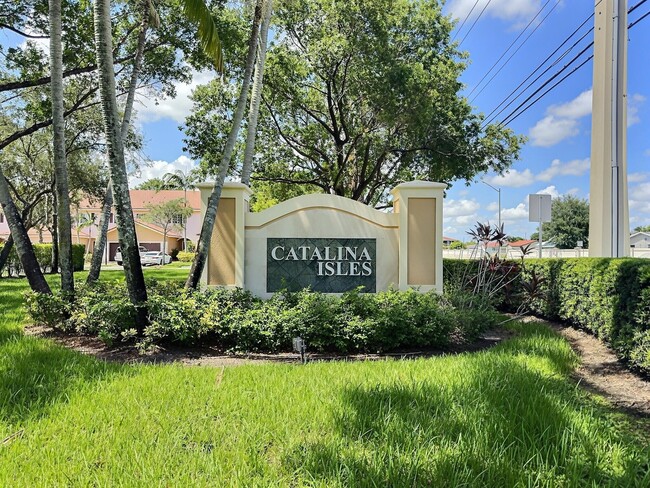 Photo - 8833 S Isles Cir