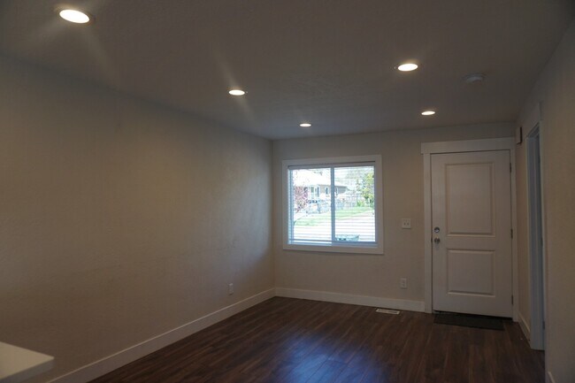 Photo - 500 E. Duplex Unit 1548