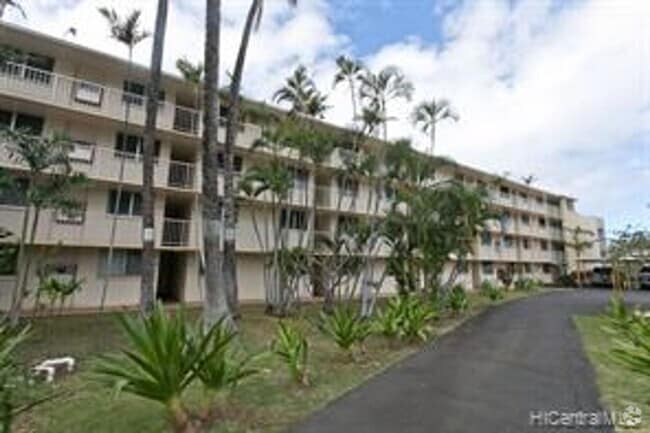 Building Photo - Makaha Surfside Rental