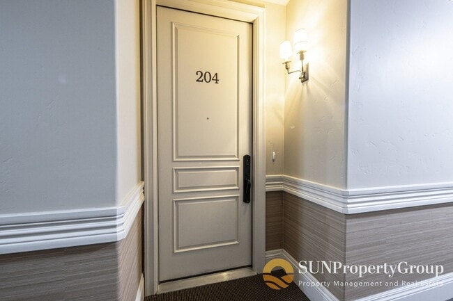 Photo - Beautiful Spacious Condo In Desirable Millcreek Area! Unit 204