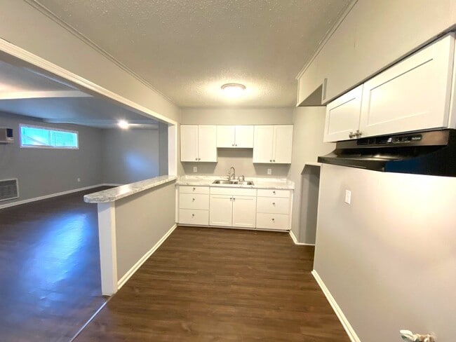 Photo - 1295 Foxcroft St