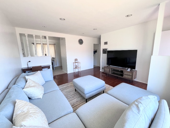 Photo - 17700 S Western Ave