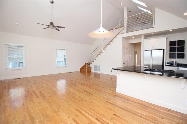 Photo - 604 W Annie St