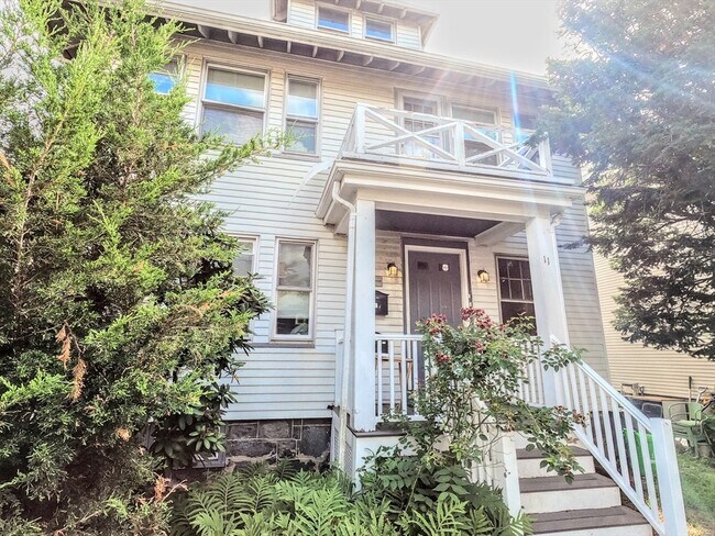 Building Photo - 11 Roseway St Unit 2