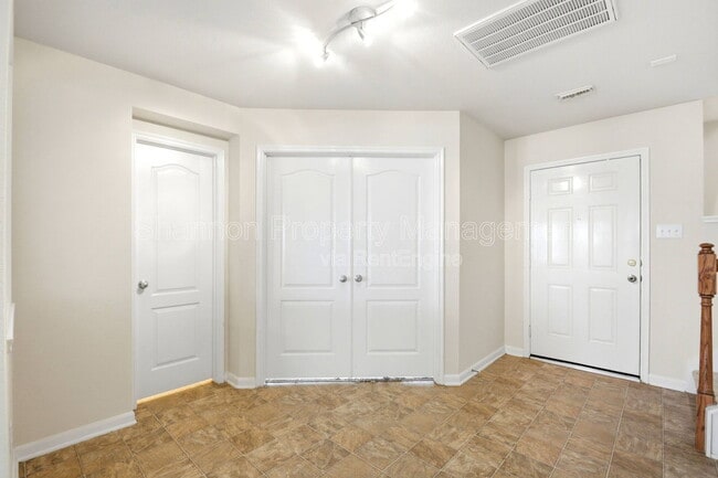 Photo - 526 Remington Lodge Ct