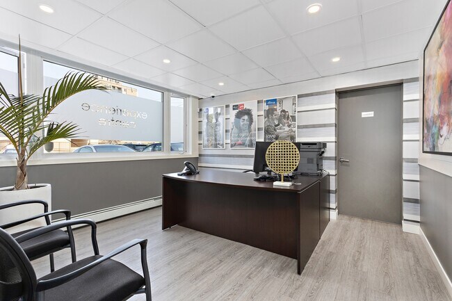 Photo - Kingsway Tower