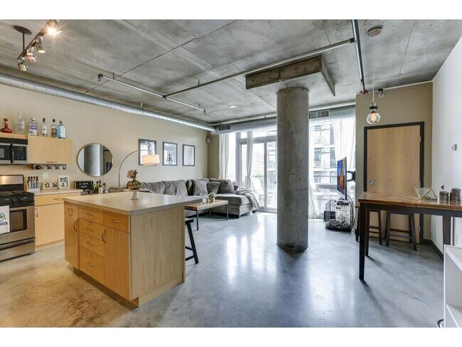 Photo - 730 N 4th St Unidad 410