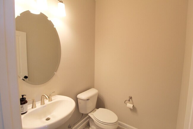 Photo - 3398 Monterey Dr