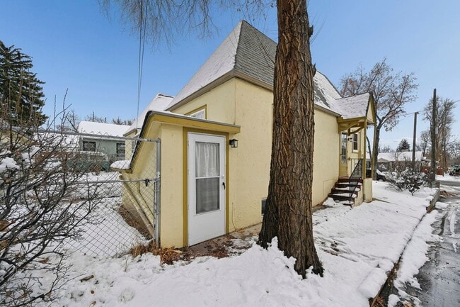 Photo - 1318 E Willamette Ave Unit 1318 E Willamette Lower