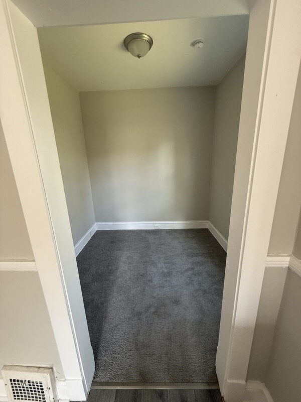 Photo - 10303 Sophia Ave