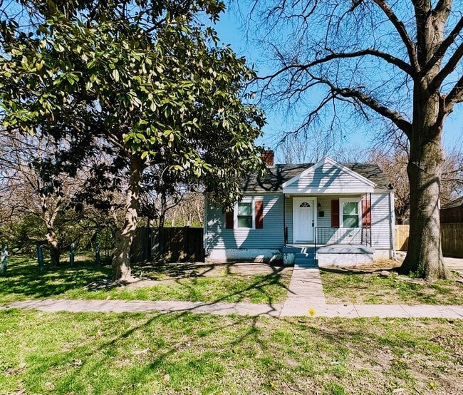 Building Photo - 2-4 Bedroom 1 Bathroom Home