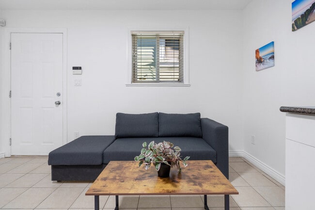 Photo - 6843 Fraser St Unit ID1281565P