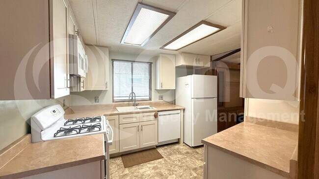 Photo - 2701 E Allred Ave