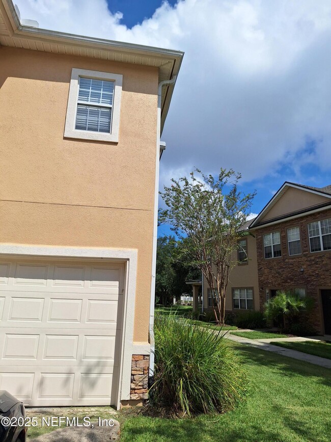 Photo - 7217 Deerfoot Cir Unit 17-3