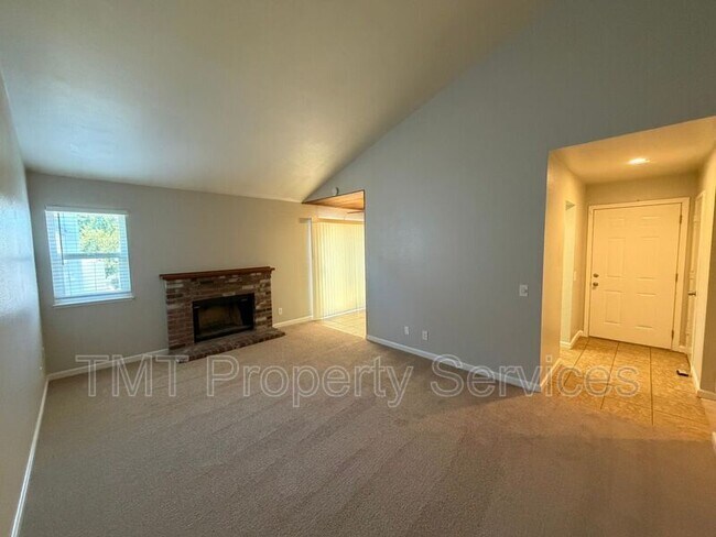 8252 Center Pkwy