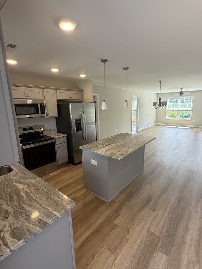 Photo - 831 Middleton Rd
