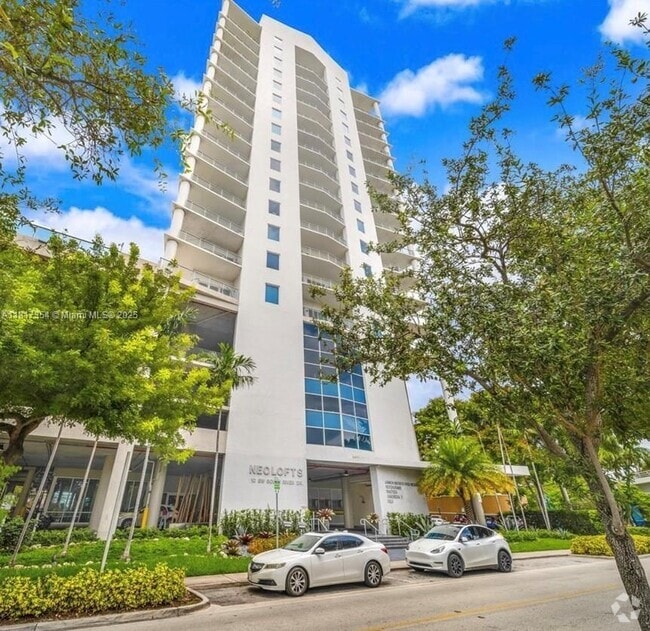 Building Photo - 10 SW South River Dr Unit 904 Rental
