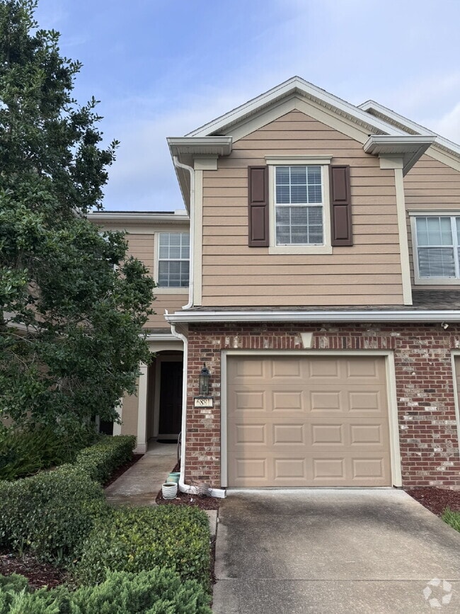 Building Photo - Spacious Townhome in Bartram Park – Privat...