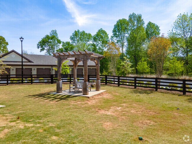 Townhouse Dog Park - The Falls at Forsyth