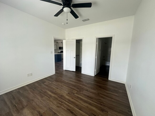 Photo - 205 Gordon St