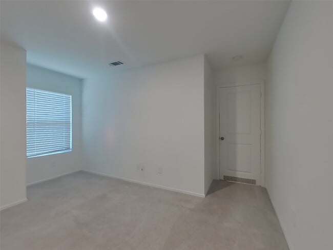 Photo - 17527 Grand Fir Ln